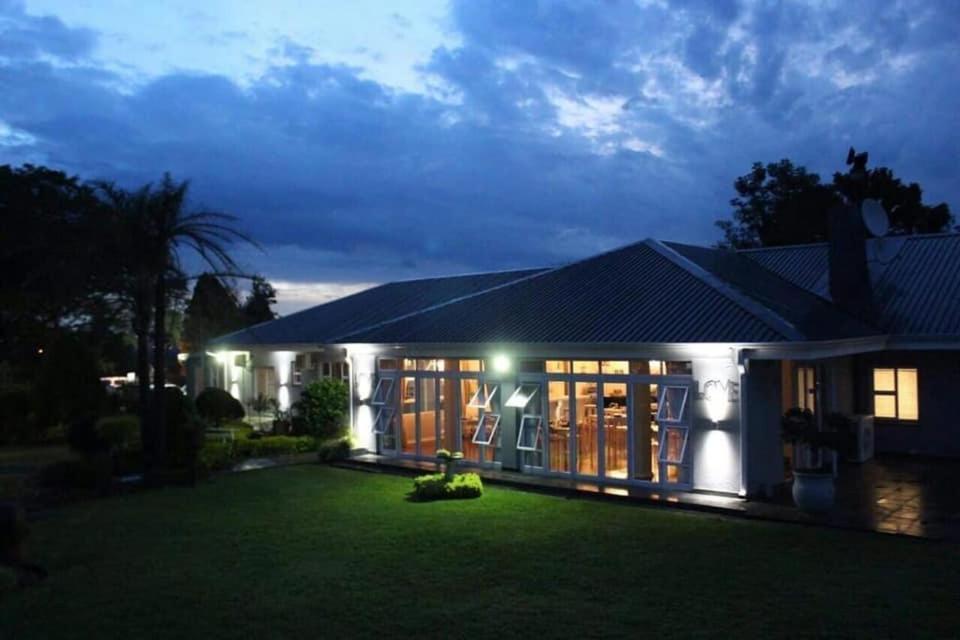 Nauntons Guest House & Wedding Venue Ladysmith Exterior photo
