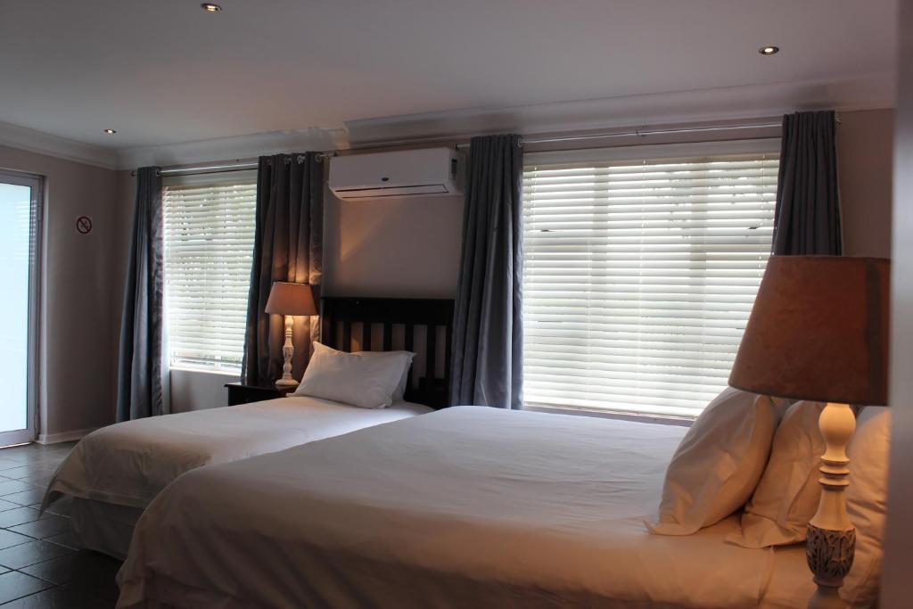 Nauntons Guest House & Wedding Venue Ladysmith Room photo